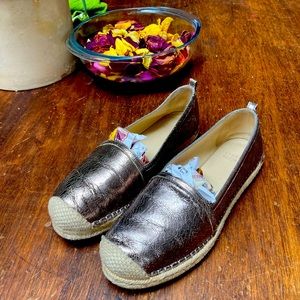 Stuart Weizmann espadrilles sz. 6.5 Rose gold color